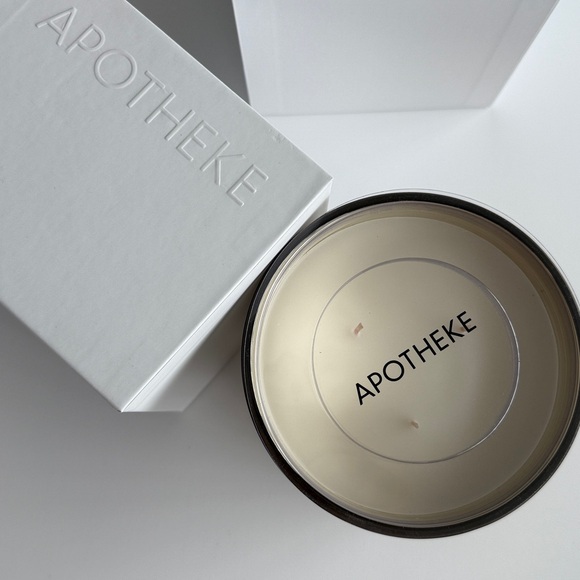 NEW Apotheke Firewood Scented Candle 26 oz 761 g - Picture 3 of 3